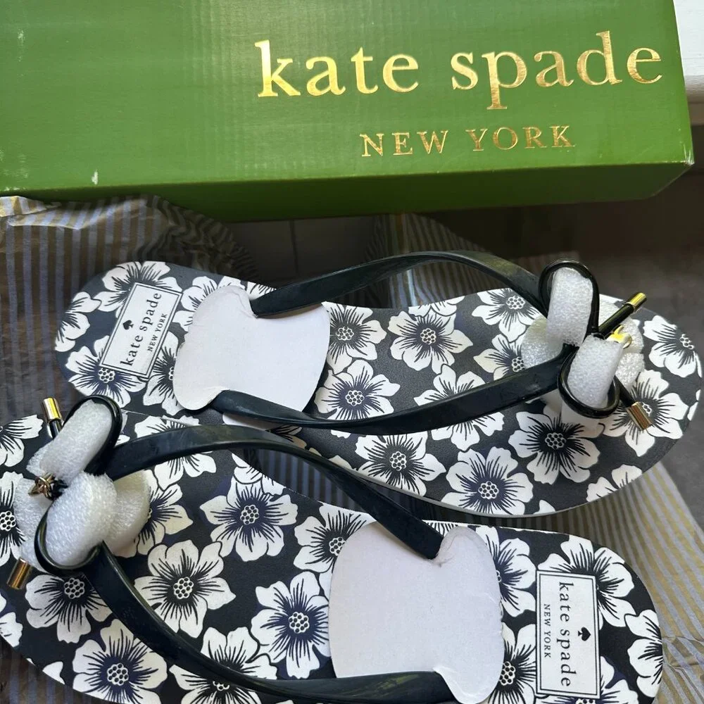 Kate Spade NOVA Sandals Flip Flops Black Shiny Rubber Hollyhock Print NIB s11